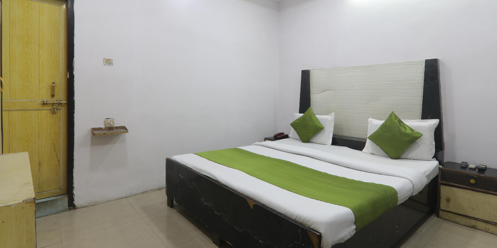 Bedroom 5, Hotel Dayal, Lucknow