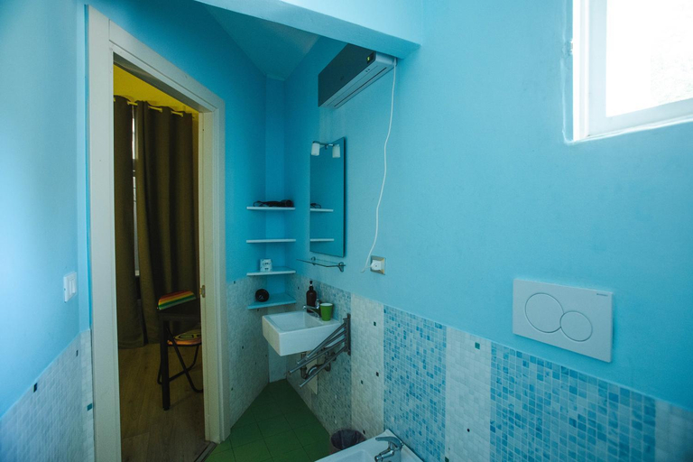 Bathroom 3, 4 Balconi rooms Paladini B&B e appartamenti, Lecce