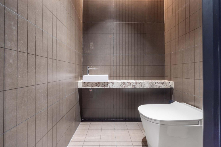 Bathroom 3, Yi Nian Fangcun Hotel, Nanchang