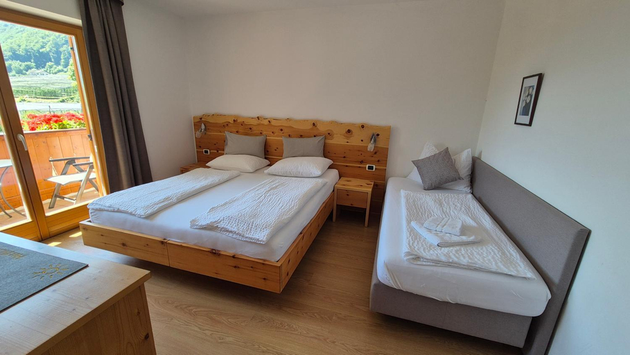 Bedroom 2, Landgasthof Sonnegghof, Bolzano