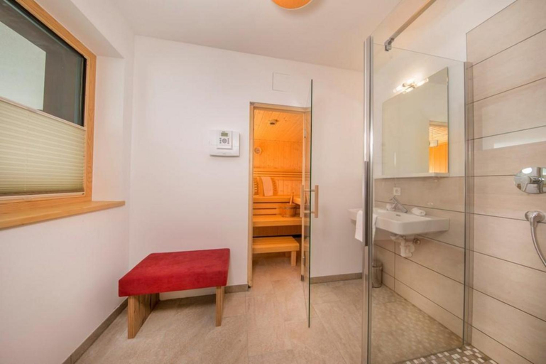 Bathroom 3, Nationalpark Chalet Hohe Warte, Zell am See