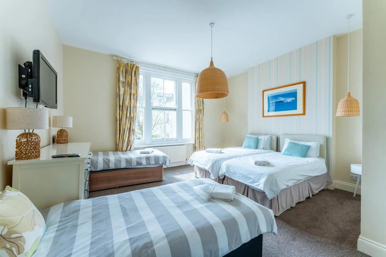 Bedroom 2, Havana Beach House Hotel, Poole