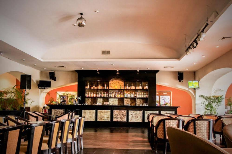 Food & Drinks, Elysium Apartments, Cairns