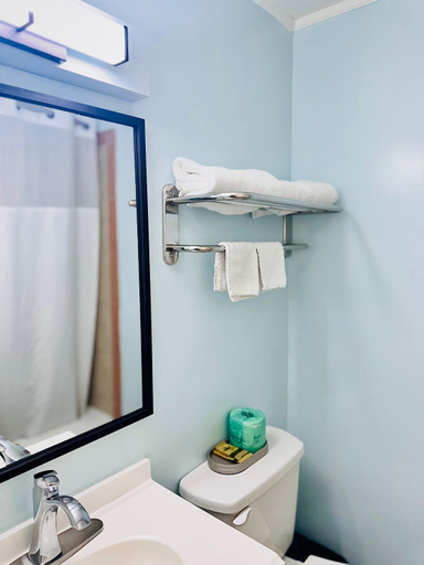 Bathroom 5, Relax Inn At Ashland, Jackson