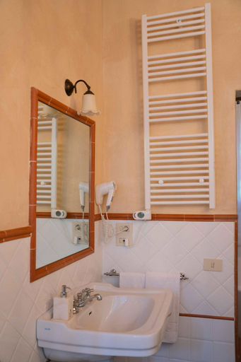 Bathroom 3, Agriturismo Fonte De Medici, Florence