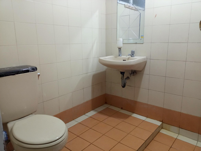 Bathroom 3, Villa Puncak Resort by akuvila, Cianjur