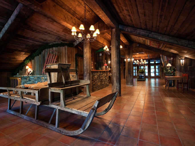 4, Chalet in Paradiski with Stunning Ski Views, Savoie
