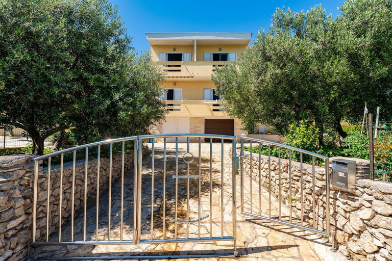 Exterior & Views 1, Apartment for 5 persons, by the sea and with beautiful view, Preko