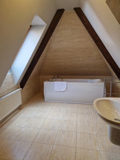 Bathroom 4, Willa Zameczek, Kłodzko