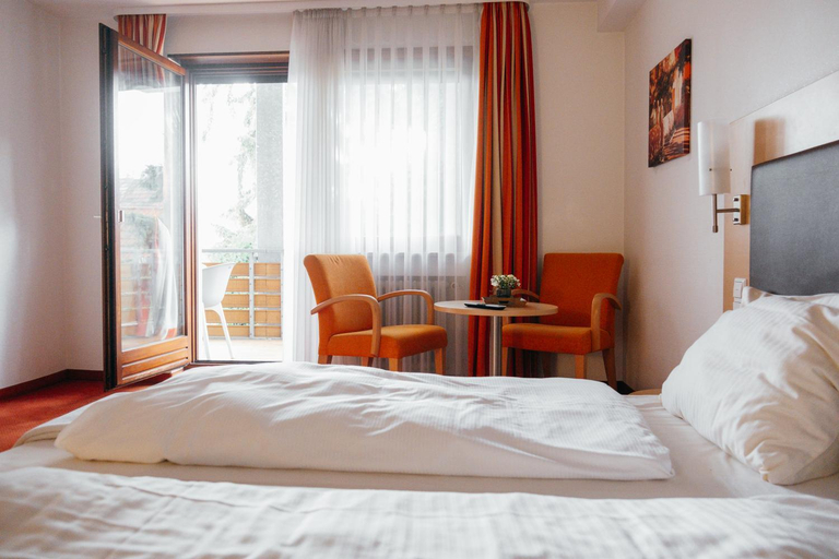 Bedroom 5, Hotel Allee 25, Stuttgart