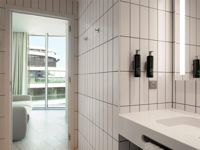 Bathroom 5, Hilton Garden Inn Brussels Airport, Vlaams Brabant