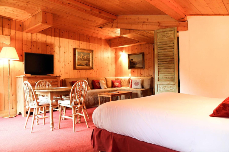 Bedroom 3, Le Jeu de Paume, Haute-Savoie