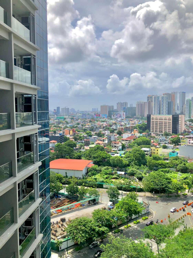 Others 5, Cosy 1 Bedroom Uptown BGC with Balcony and Swimming Pool, Taguig