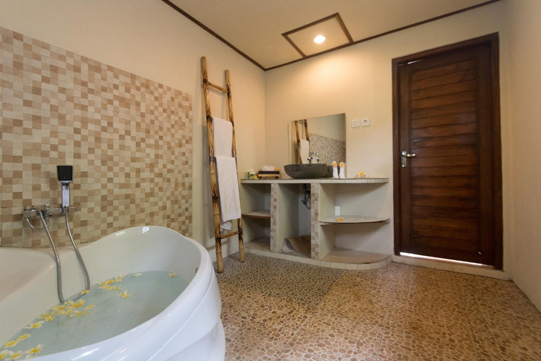 Bathroom 3, The Kayuan, Bangli