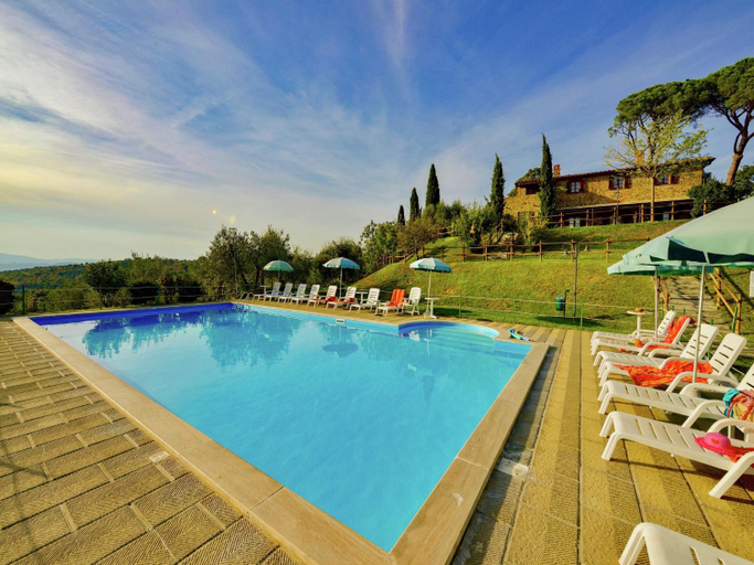 Others 4, Farmhouse with air conditioning, private terrace and pool, Perugia