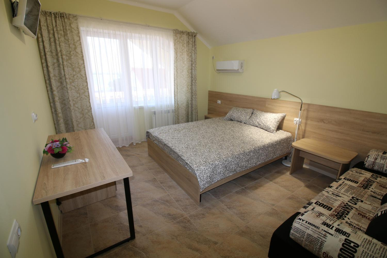 Bedroom 2, Гостевои дом Черноморская 8А, Temryukskiy rayon