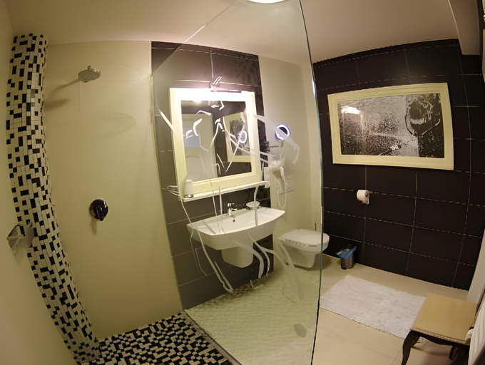 Bathroom 3, Dworek, Kędzierzyn-Koźle