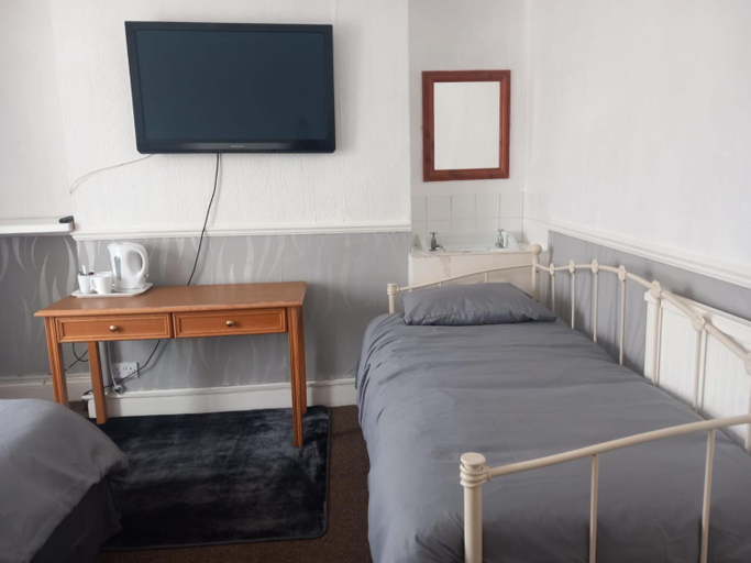 Bedroom 3, Bensons Guesthouse, Southend-on-Sea