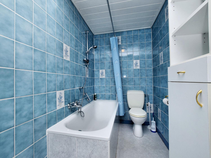Bathroom 2, Cosy Apartment in Born with Terrace and Garden, Liège