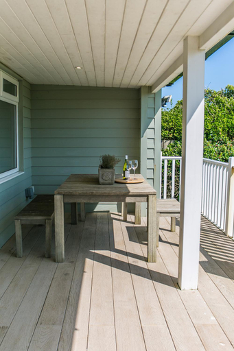 Others 2, Sunshine - Beachfront home in Bracklesham Bay, West Sussex