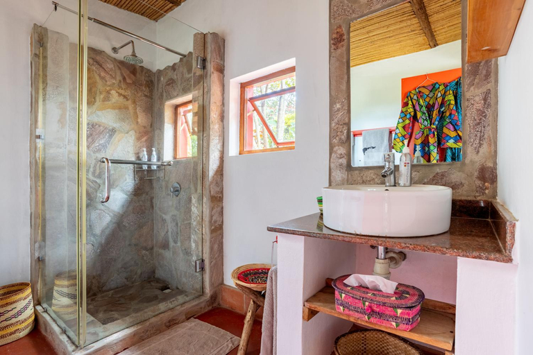 Bathroom 3, Chameleon Hill Forest Lodge, Kisoro