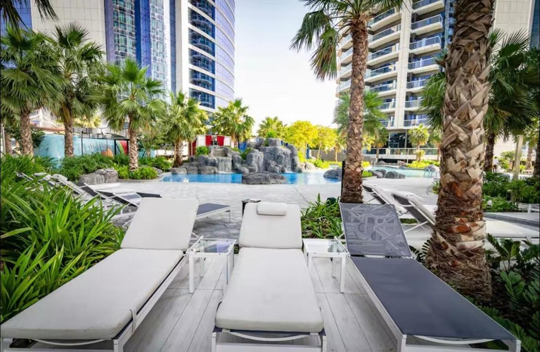 Food & Drinks, Cosmos Living Paramount Towers Dubai, Dubai