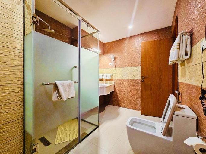 Bathroom 3, Aya Addis Hotel, Addis Abeba