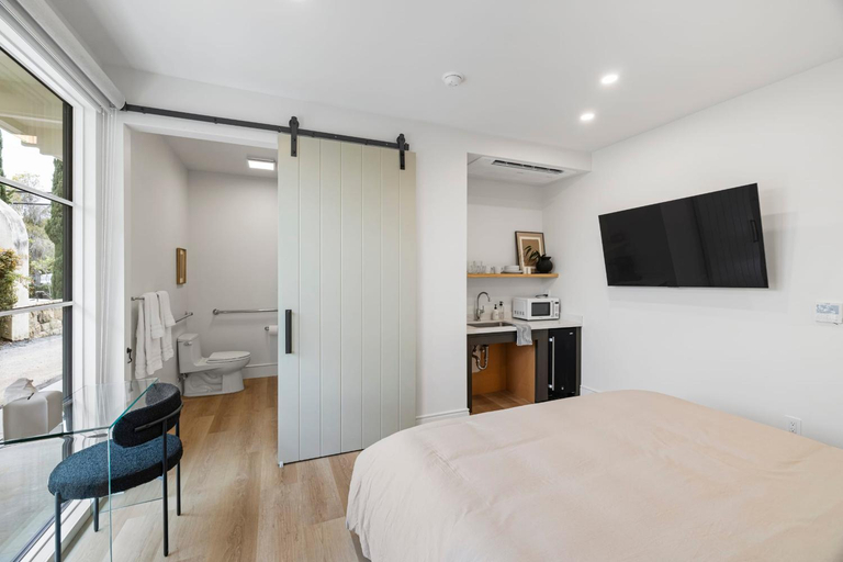 Bedroom 2, Casa Jardin, a ZenStay Hotel, Santa Barbara