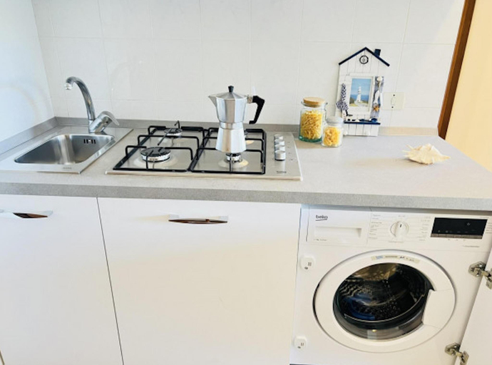 Kitchen 5, Airy Apartment With Balcony-beahost, Venezia