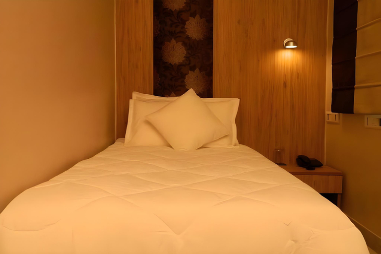 Bedroom 3, The Kei Inn & Suites Hotel near Salt Lake, North 24 Parganas