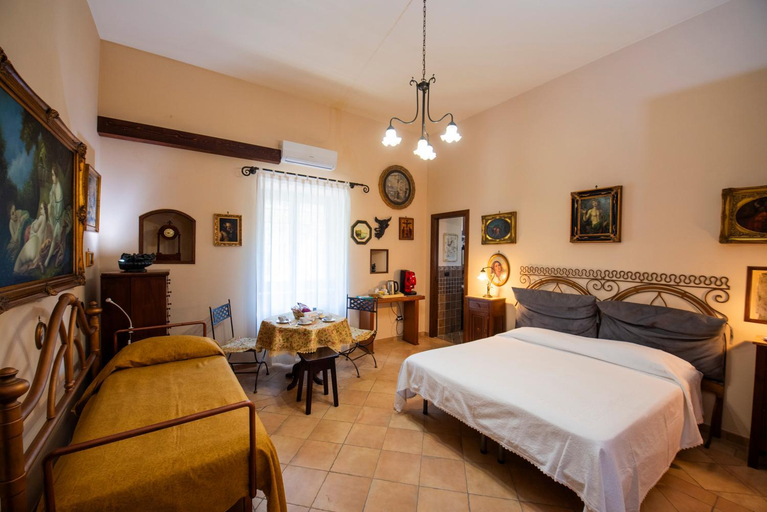 Others 3, bed and breakfast Grotta dell'Olio, Salerno