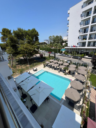 Sport & Beauty 3, Hotel Antik, Kavajës