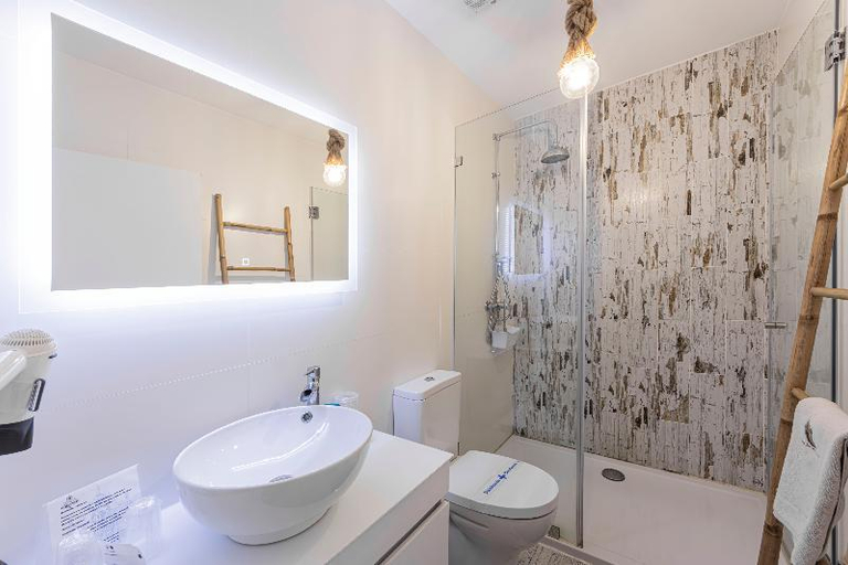 Bathroom 4, Quinta Sao Miguel de Arcos, Vila do Conde