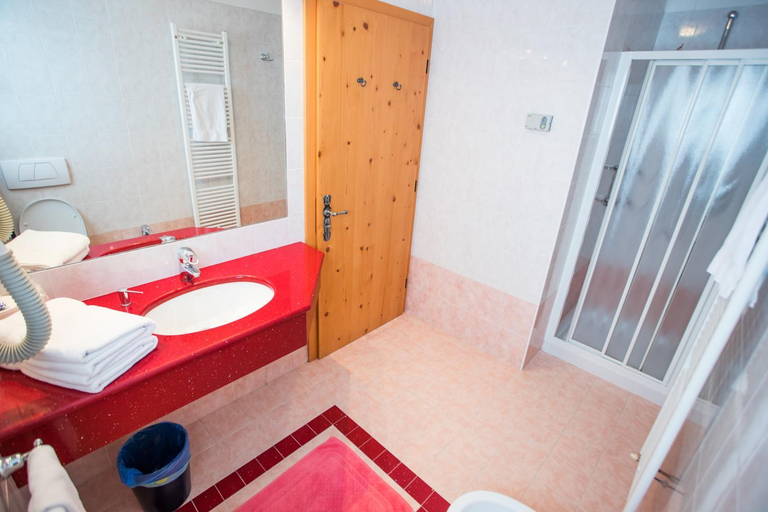 Bathroom 3, Hotel La Pastorella, Sondrio