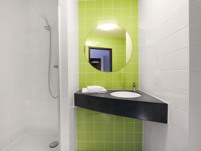 Bathroom 3, B&B Hotel Berlin Potsdamer Platz, Berlin
