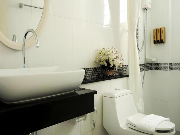 Bathroom 4, Ancora Y&W Boutique Hotel, Mueang Krabi