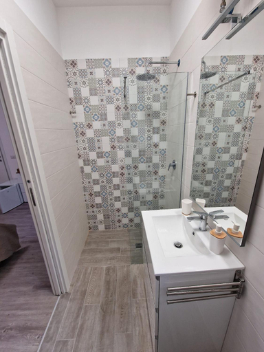Others 5, B&B L' Oasi, Taranto