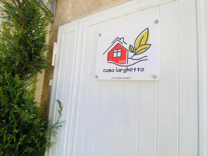 Others 2, Casa Larghetto, Bari