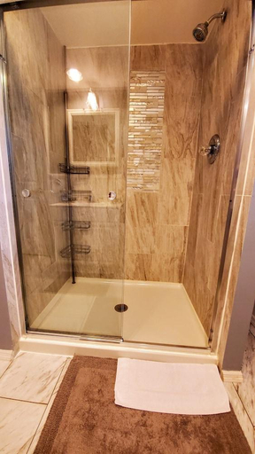 Bathroom 3, Mountain Treasure Bed and Breakfast, Greene