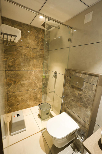 Bathroom 4, CLAY Royal Comfort by Soil to Soul, Devbhumi Dwarka
