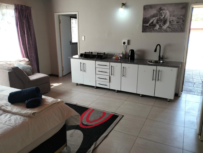 Others 5, The #MOOD HOUSE - Olive Unit, Fezile Dabi