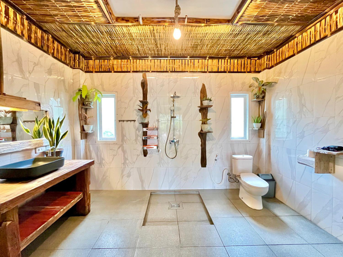 Bathroom 4, Pondok Is Oke bambo infinity pool, Banyuwangi