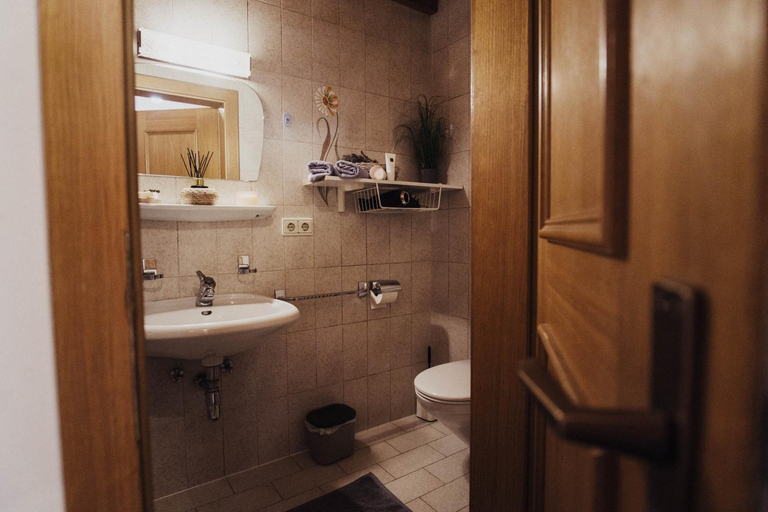 Bathroom 3, Tollhof Apartments and Farm, Bolzano