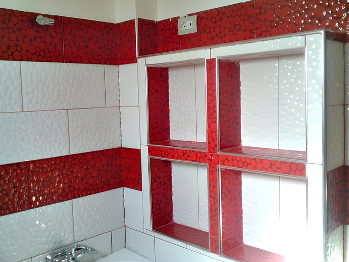 Bathroom 3, Selfo Hotel, Gjirokastrës