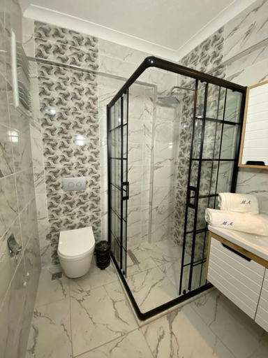 Bathroom 3, Misho Apart, Merkez
