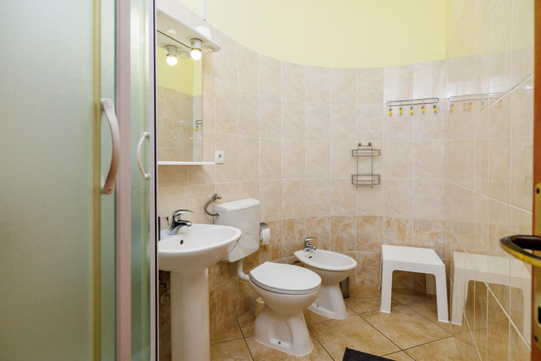 Bathroom 4, Apartments Info, Krk