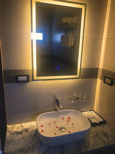 Bathroom 4, Lam Bungalow Resort & Spa, Phú Quốc