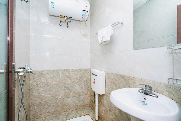 Bathroom 5, A family hotel, Wuhan