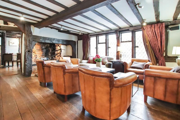Public Area, The Kings Arms, London