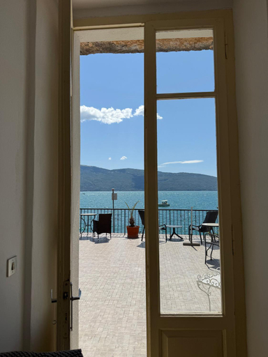 Others 4, Albergo Gargnano, Brescia